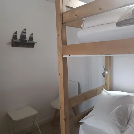 호스텔 Cachinnans & *